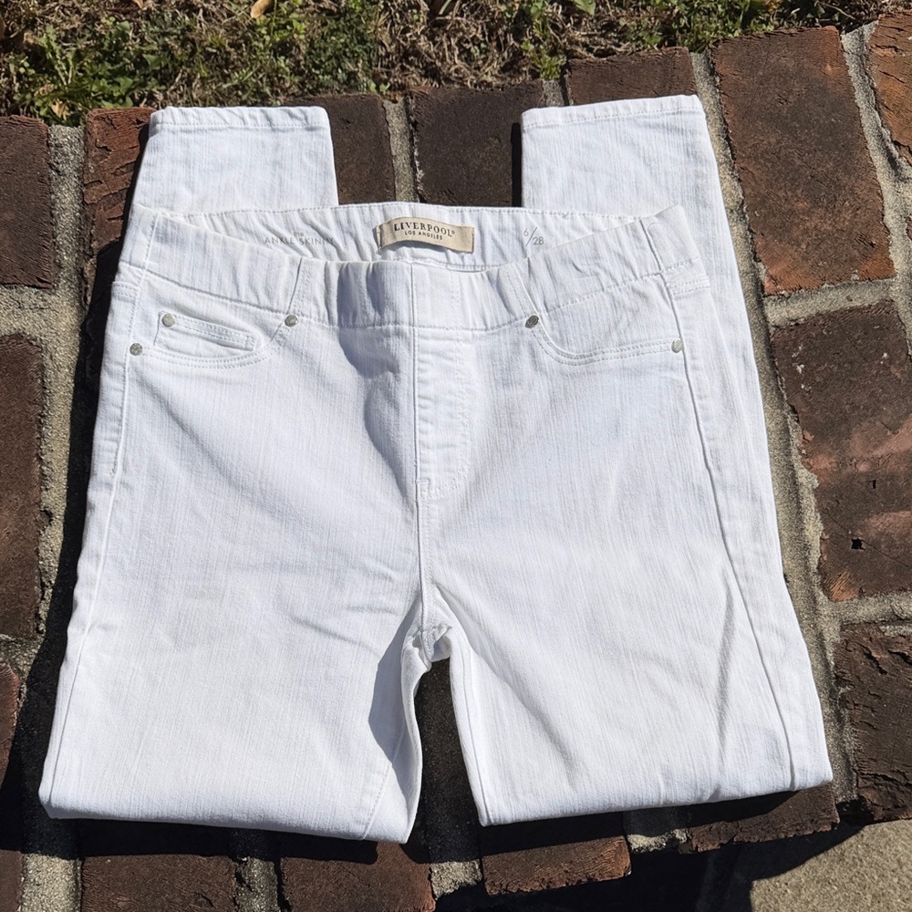 Liverpool white “the ankle skinny” jeans size 6